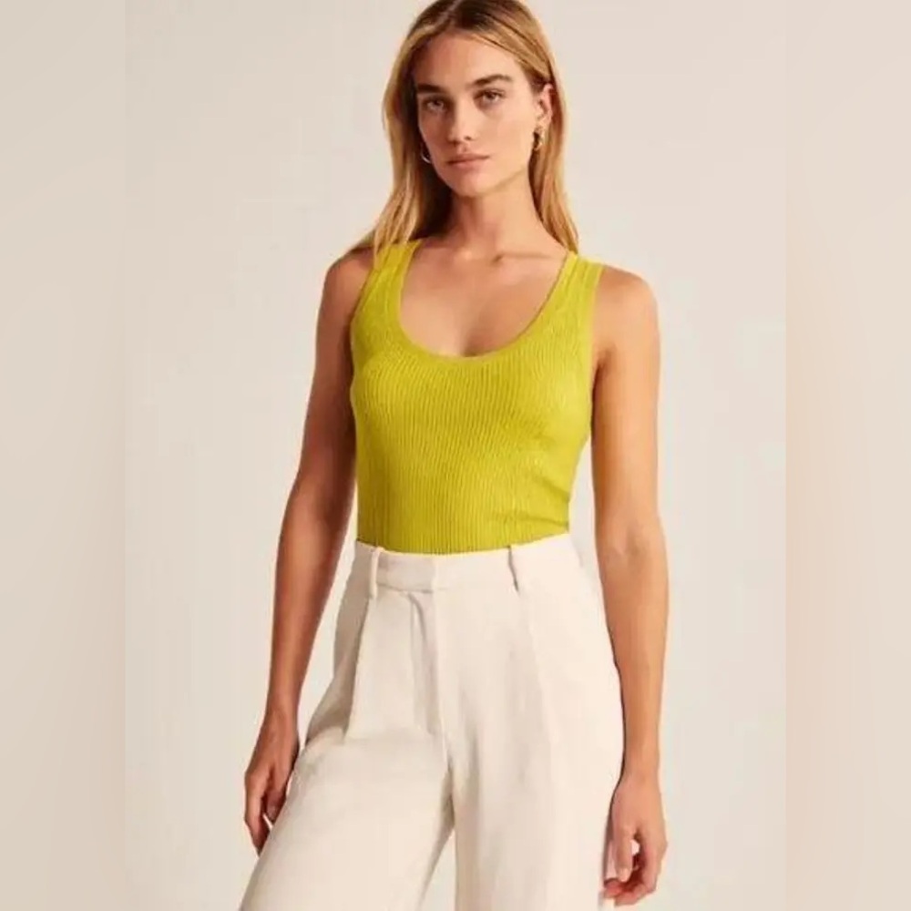 Abercrombie & Fitch Women's Scoopneck Skimming Sweater Tank‎